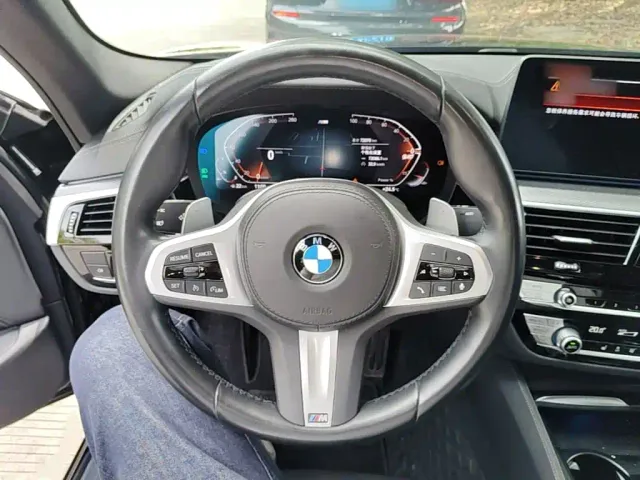 BMW 5 Series — Фото автомобиля 6