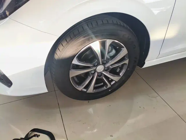 Changan Eado — Фото автомобиля 22