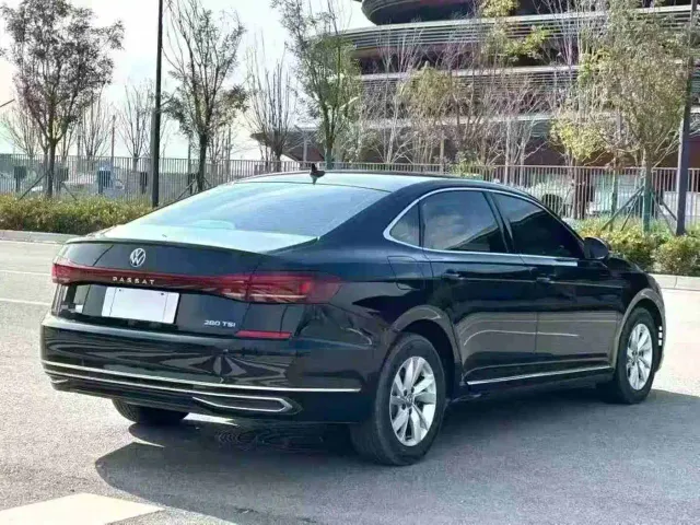 Volkswagen Passat — Фото автомобиля 9