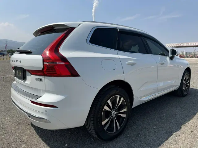 Volvo XC60 — Фото автомобиля 6