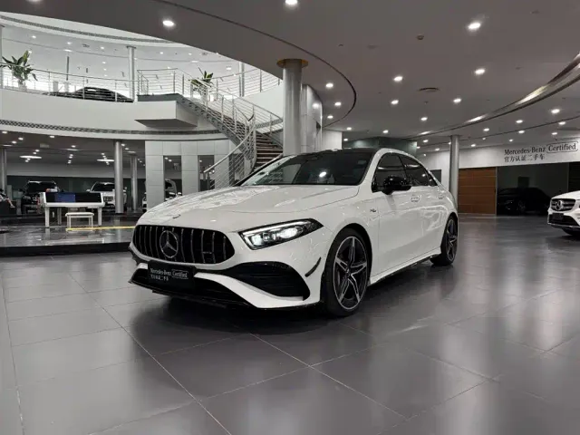 Фотография автомобиля — Mercedes-Benz A-Class AMG