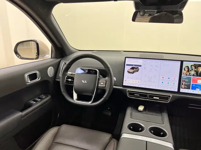 Li Auto L9 — Фото автомобиля 23