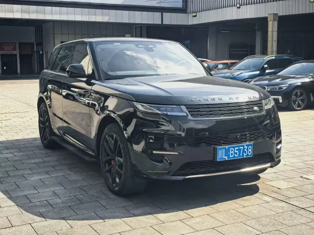 Land Rover Range Rover Sport — Фото автомобиля 3