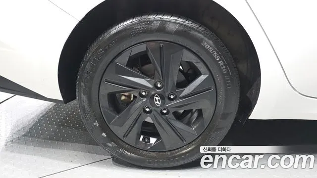 Hyundai AVANTE Avante (CN7) — Фото автомобиля 5