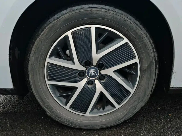 BYD Qin L — Фото автомобиля 3