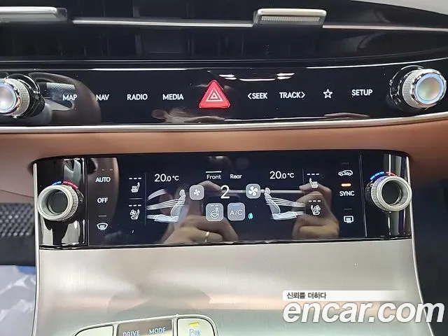Genesis GV70 2.5T Бензин 2WD — Фото автомобиля 17