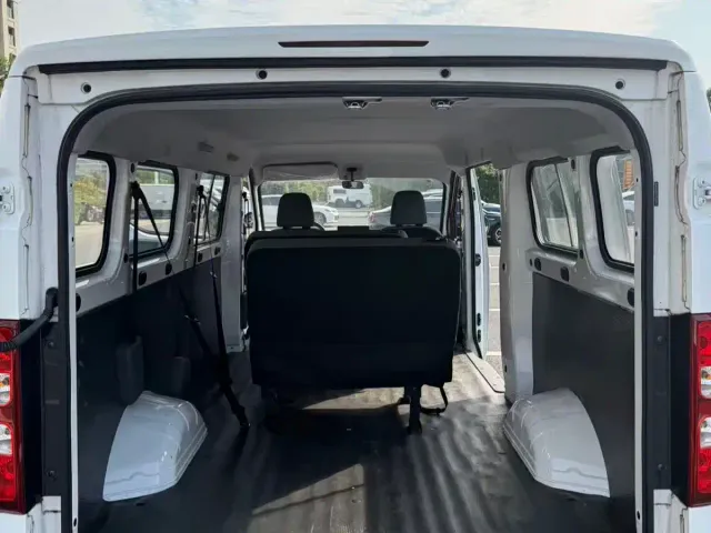 Wuling Yangguang — Фото автомобиля 10