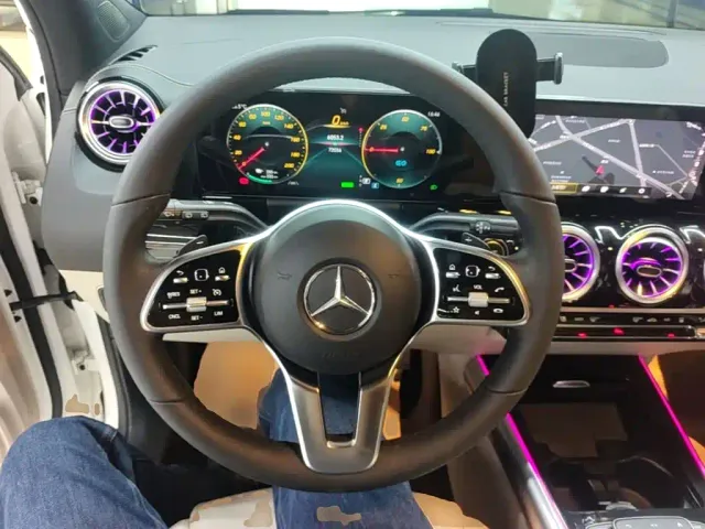 Mercedes-Benz EQA — Фото автомобиля 10