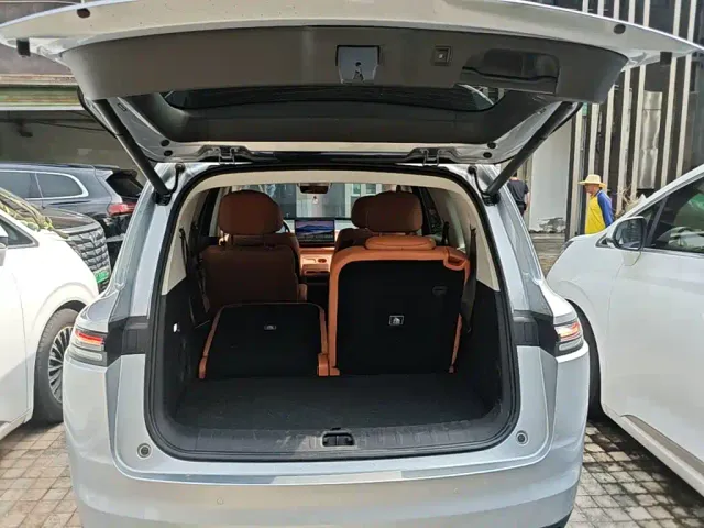 Leapmotor C16 — Фото автомобиля 18