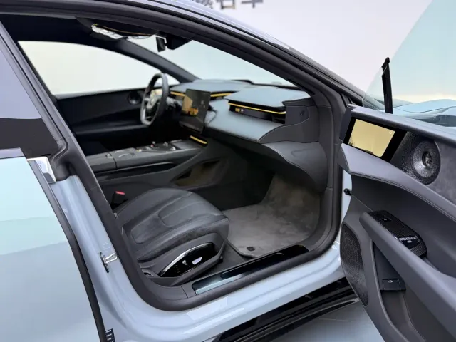Lotus Emeya — Фото автомобиля 15