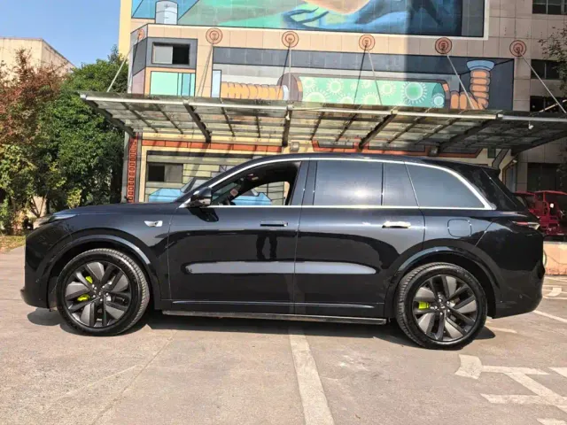 Li Auto Li L8 2024 Pro — Фото автомобиля 16