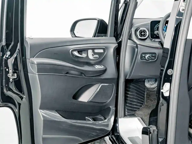 Mercedes-Benz V-Class — Фото автомобиля 17