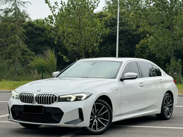 Фотография автомобиля — BMW 3 Series
