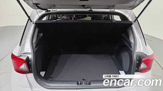 Hyundai Venue — Фото автомобиля 20