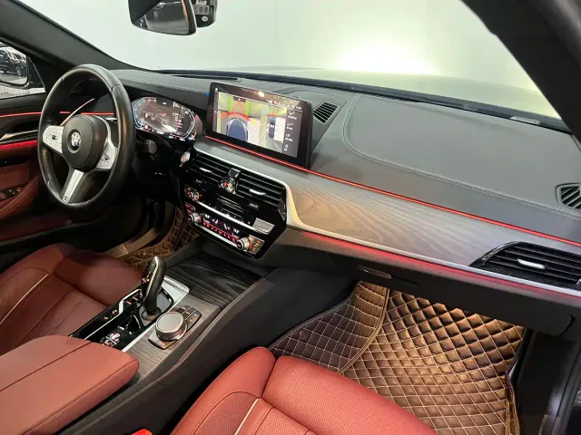 BMW 5 Series — Фото автомобиля 11