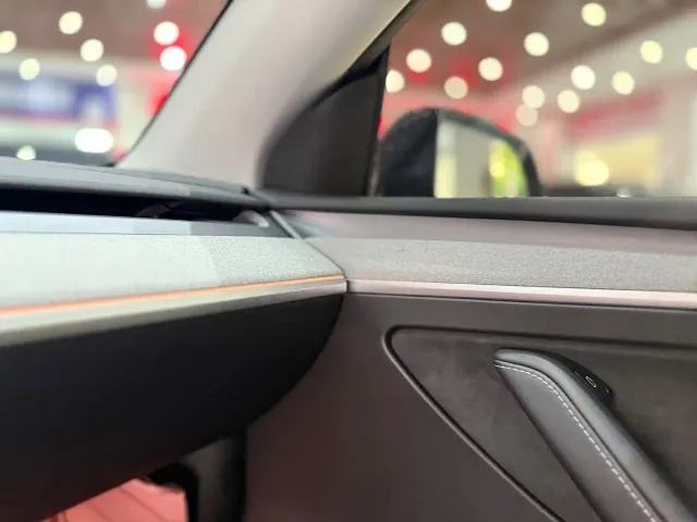 Tesla Model Y — Фото автомобиля 11