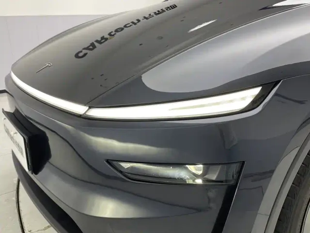 Tesla Model Y — Фото автомобиля 9