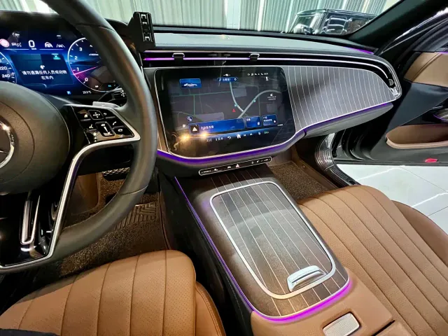Mercedes-Benz E-Class — Фото автомобиля 12