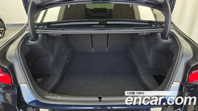 BMW 5 Series G30 — Фото автомобиля 23