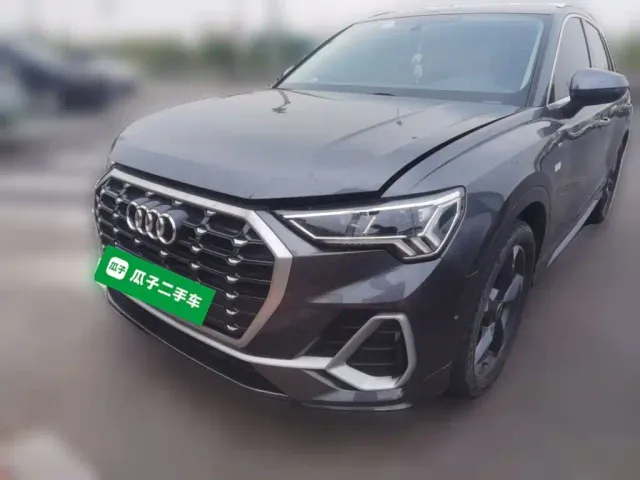 Фотография автомобиля — Audi Q3