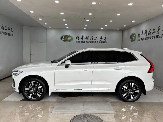 Volvo XC60 — Фото автомобиля 5