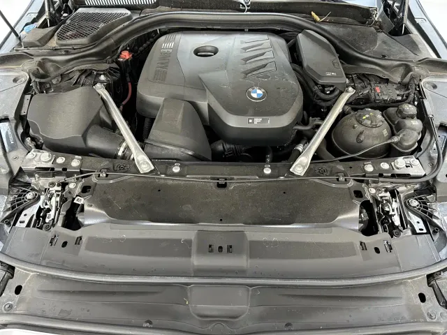 BMW 5 Series — Фото автомобиля 9