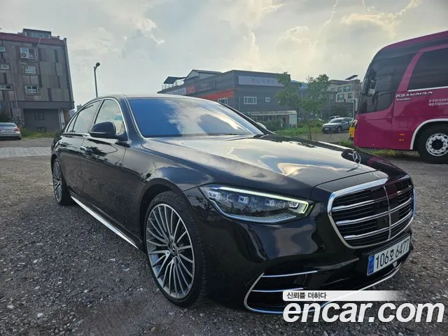 Mercedes-Benz S-Class — Фото автомобиля 2