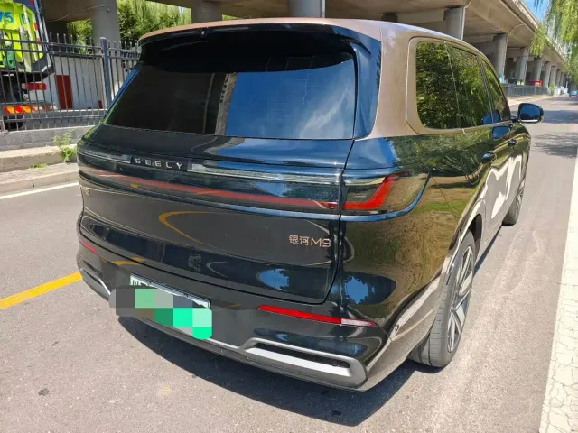 Geely Galaxy M9 — Фото автомобиля 6