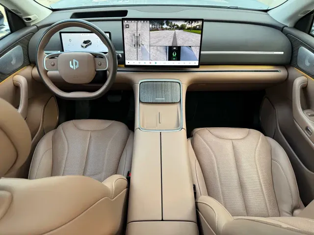 Leapmotor C11 — Фото автомобиля 13