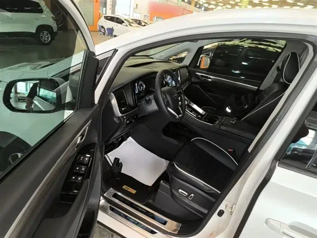 GAC Trumpchi M8 — Фото автомобиля 15