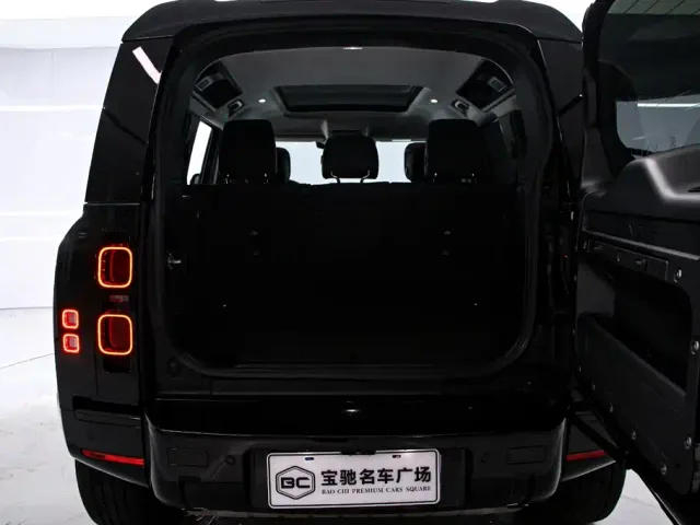 Land Rover Defender — Фото автомобиля 18