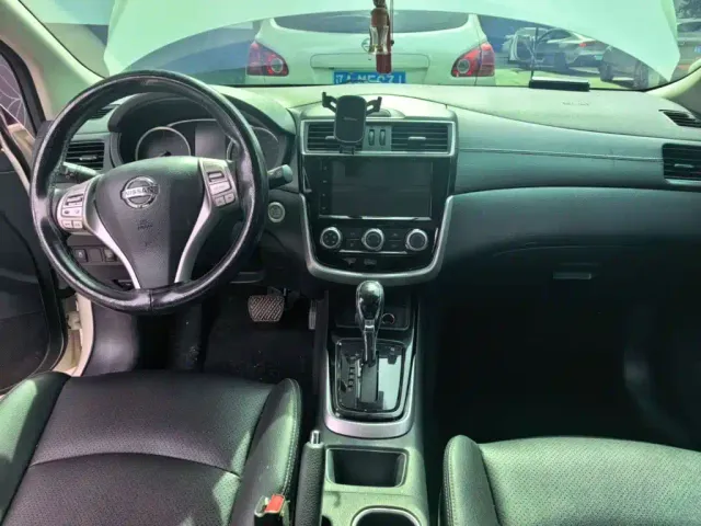 Nissan Tiida 2021 1.6L CVT Cool Edition — Фото автомобиля 5