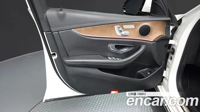 Mercedes-Benz E-Class W213 — Фото автомобиля 13