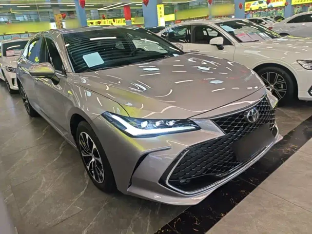 Toyota Avalon — Фото автомобиля 3