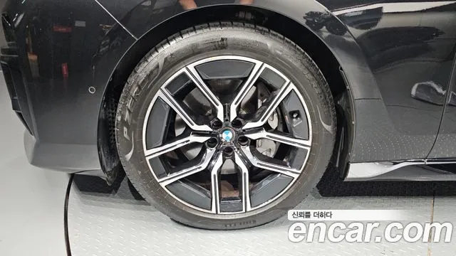 BMW 7 Series G70 — Фото автомобиля 4