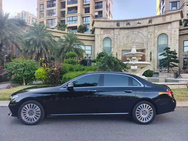 Mercedes-Benz E-Class — Фото автомобиля 4