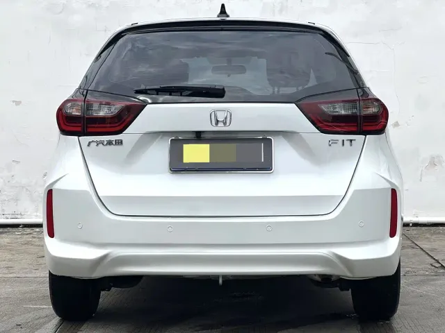 Honda Fit — Фото автомобиля 9