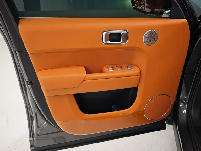 Li Auto L8 — Фото автомобиля 13