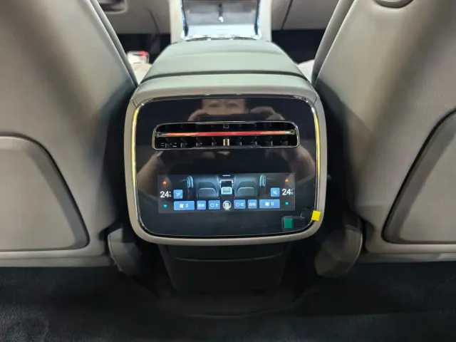 Denza Z9GT — Фото автомобиля 6