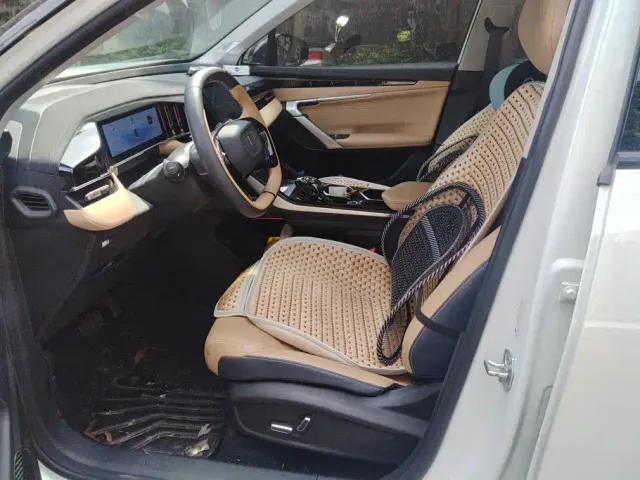 Geely Boyue L — Фото автомобиля 9