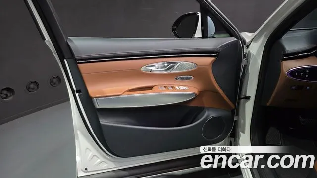 Genesis GV70 2.5T Бензин AWD — Фото автомобиля 19