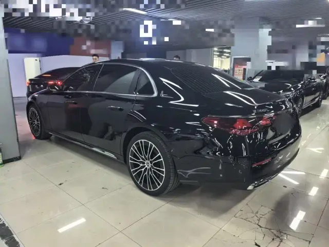 Mercedes-Benz E-Class — Фото автомобиля 6