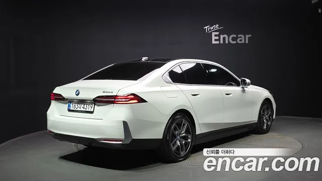 BMW 5-Series 5 серия (G60) — Фото автомобиля 2