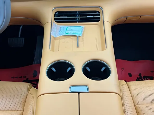 IM Motors LS8 — Фото автомобиля 27