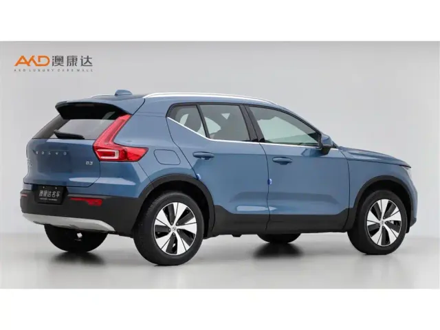 Volvo XC40 — Фото автомобиля 3