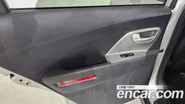 Kia Niro — Фото автомобиля 14
