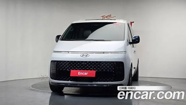 Hyundai Staria Staria 4WD Lounge 7 мест — Фото автомобиля 3