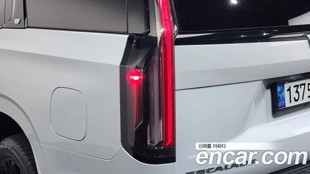 Cadillac Escalade Generation 5 — Фото автомобиля 23