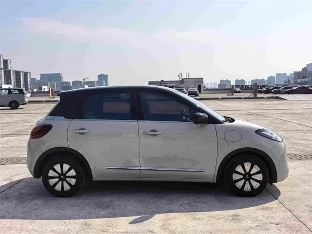 Wuling Bingo — Фото автомобиля 3