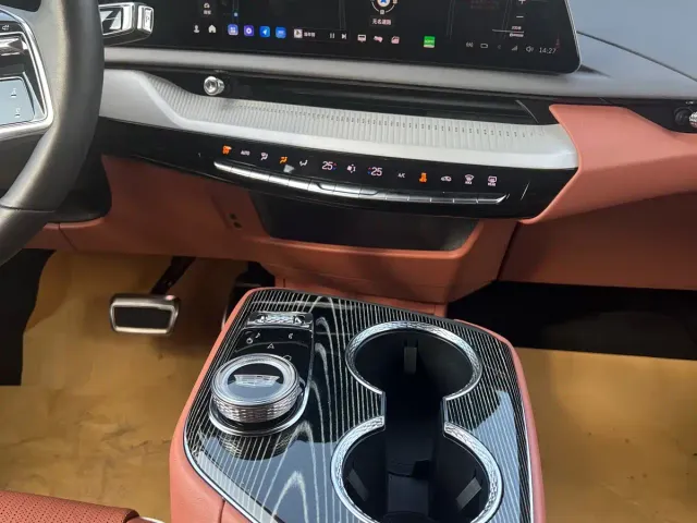 Cadillac Optiq — Фото автомобиля 16